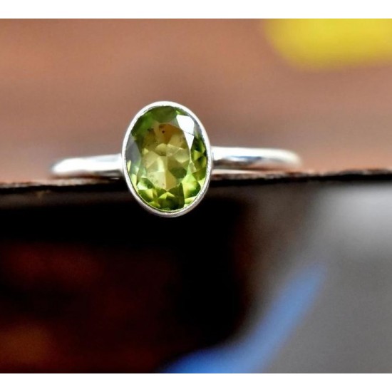 Real 14k Gold Oval Shaped Green Peridot Ring for Wedding with Diamond
